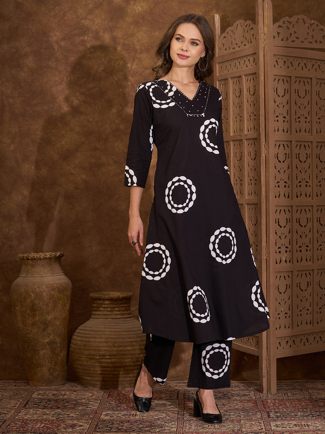 Abstract Floral Printed A-Line Paneled Co-ord Set -Black