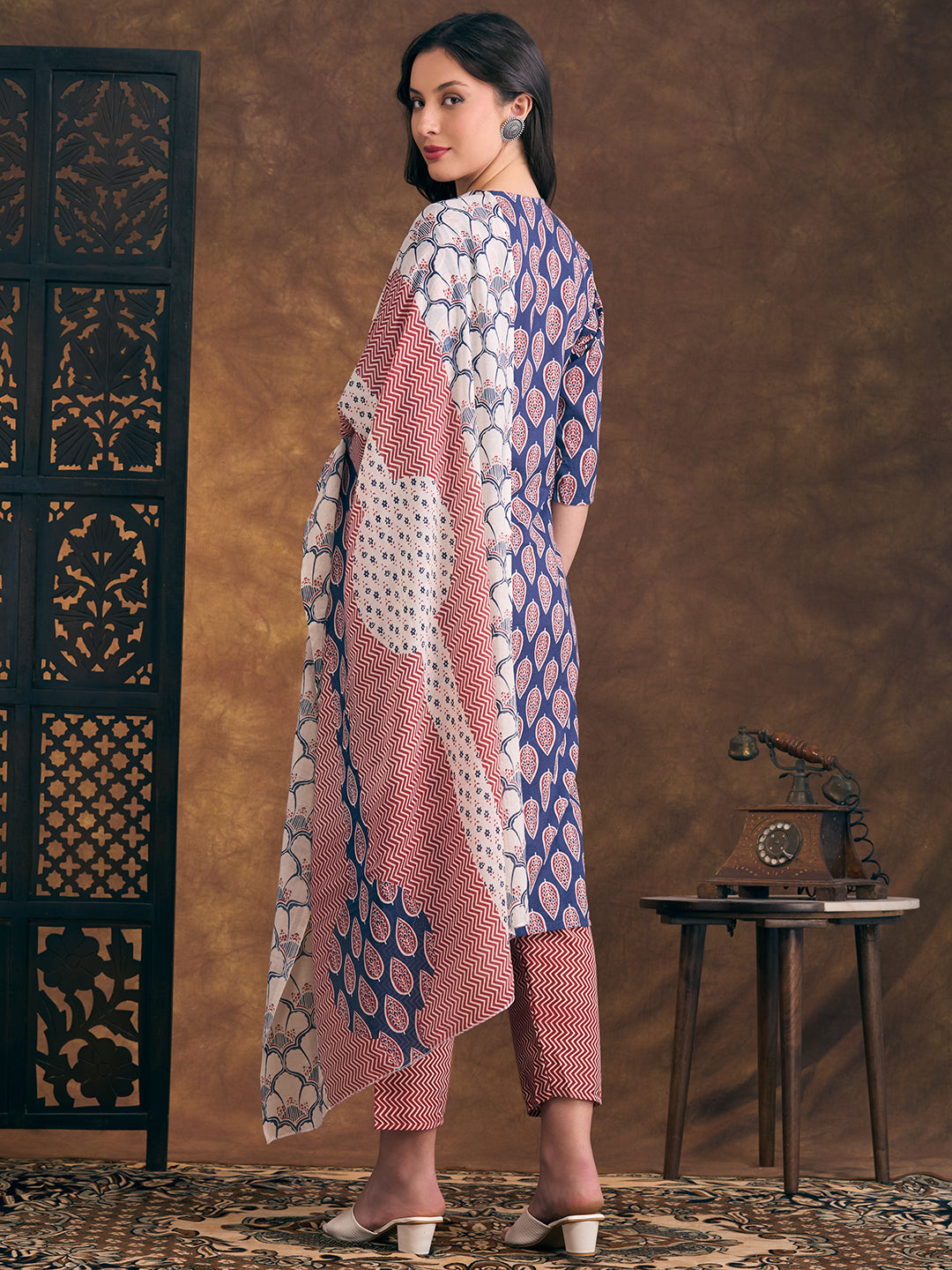 Ethnic Floral Printed Straight Fit Kurta with Pant And Pure Cotton Dupatta - Blue