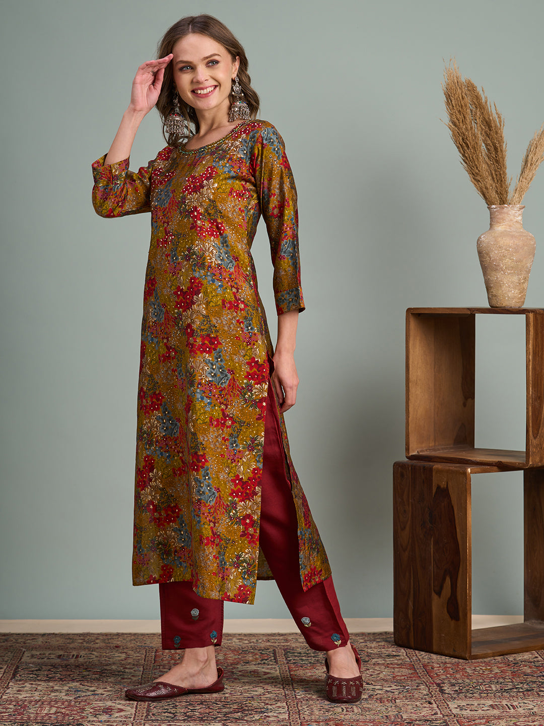 Abstract Floral Foil Printed Straight Fit Kurta - Multi