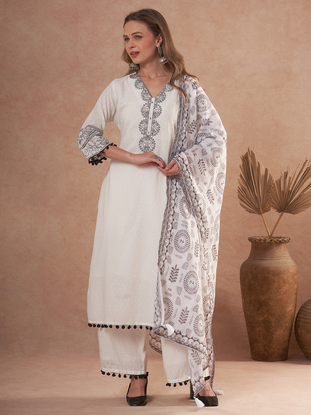 Ethnic Threadwork Embroidered Straight Fit Kurta with Palazzo and Dupatta - White