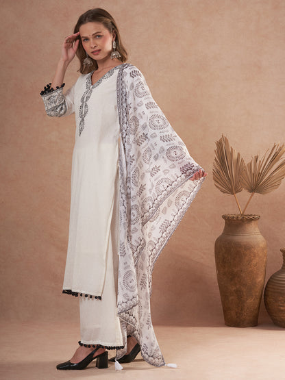 Ethnic Threadwork Embroidered Straight Fit Kurta with Palazzo and Dupatta - White