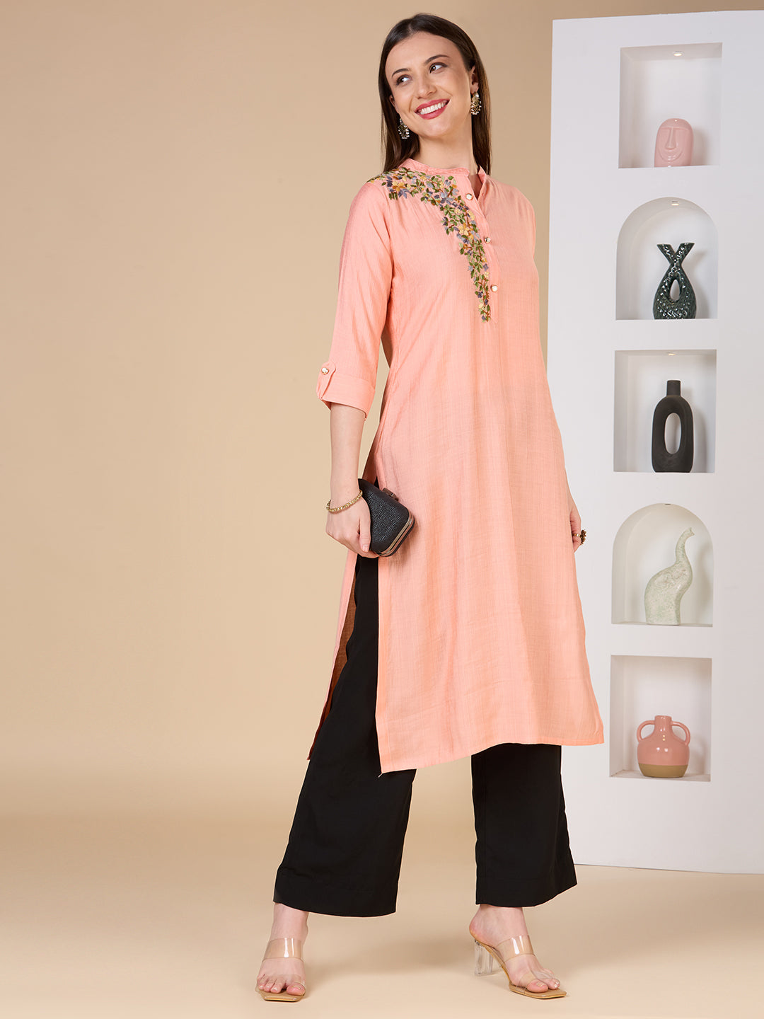 Solid Floral Hand Embroidered Straight Fit Kurta - Peach
