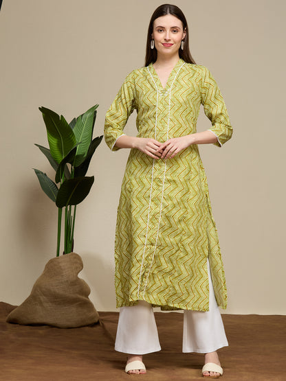 Ethnic Chevron Printed A-Line Paneled Kurta - Green