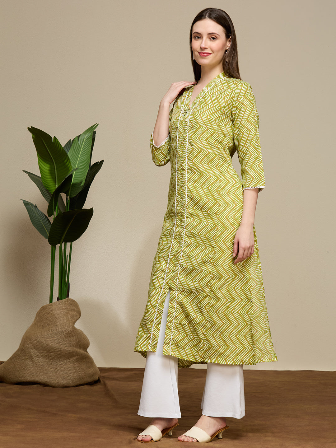 Ethnic Chevron Printed A-Line Paneled Kurta - Green
