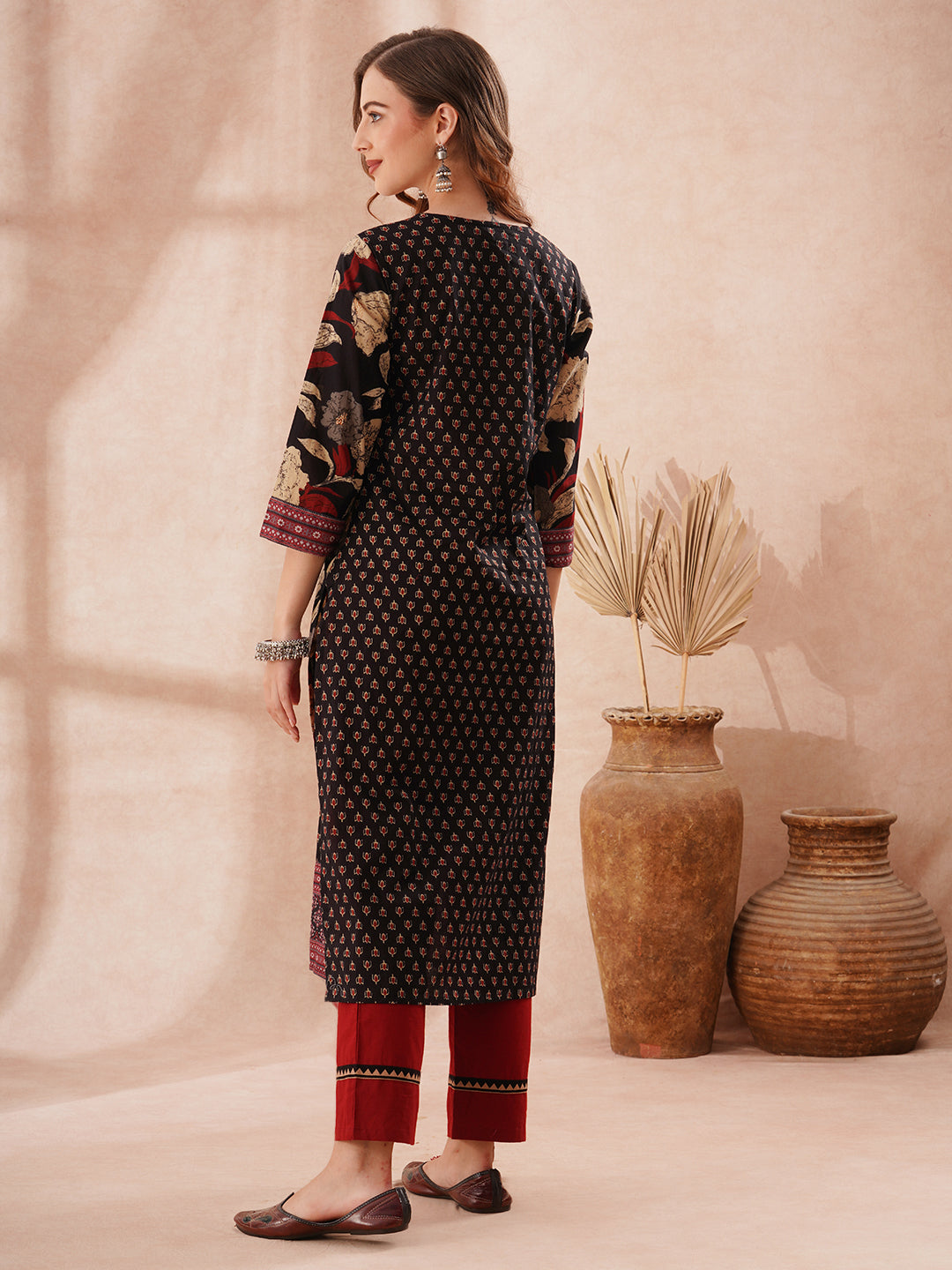Ethnic Floral Printed Embroidered Straight Fit Kurta - Black