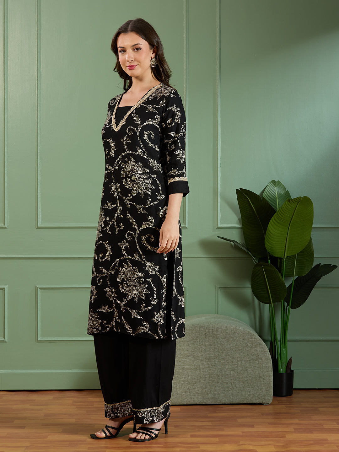 Floral Bandhani Printed Straight Fit Kurta with Palazzo - Black