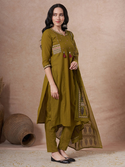 Ethnic Floral Printed & Embroidered Straight Kurta with Pant & Dupatta - Green