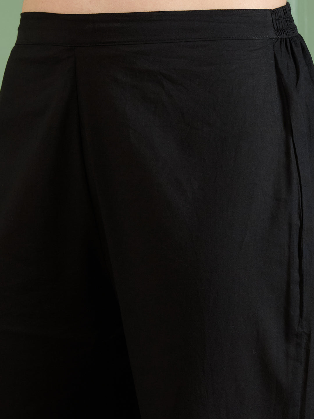 Solid Floral Threadwork Embroidered Straight Kurta with Pant and Dupatta - Black