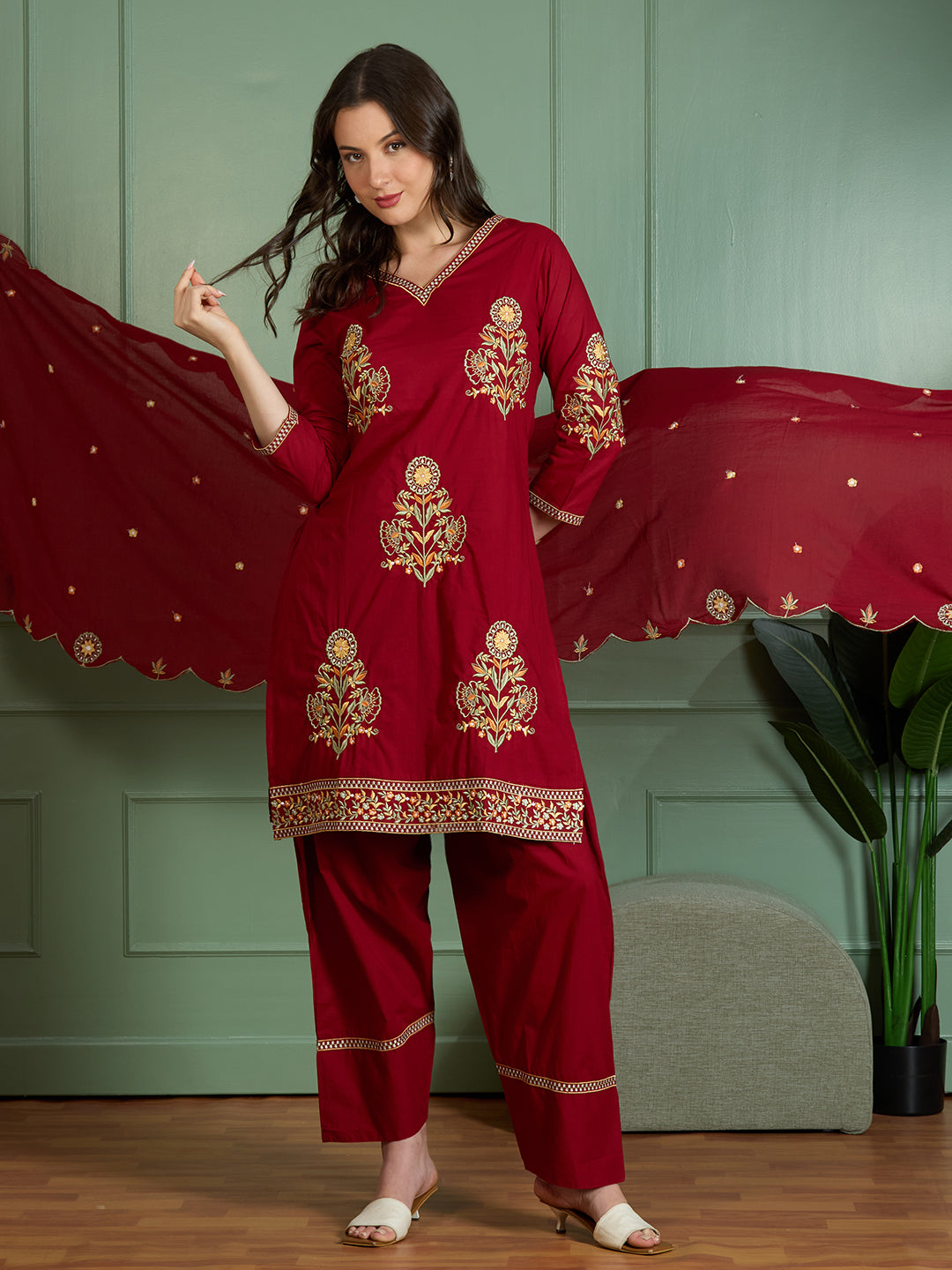 Solid Floral Threadwork Embroidered Straight Fit Kurta with Salwar and Dupatta - Maroon