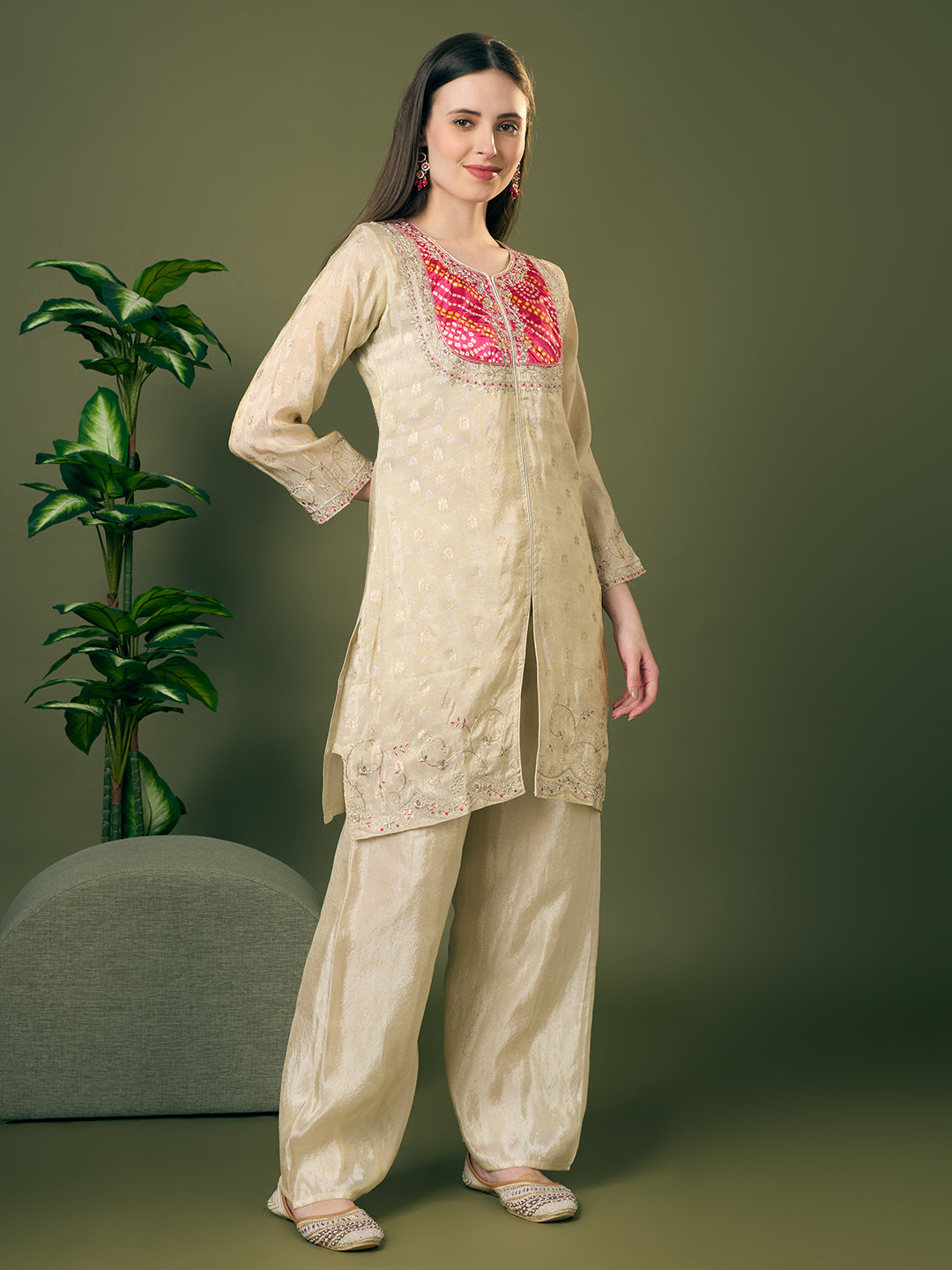 Solid Ethnic Floral Zari Embroidered Straight Fit Tissue Co-ord Set - Off White