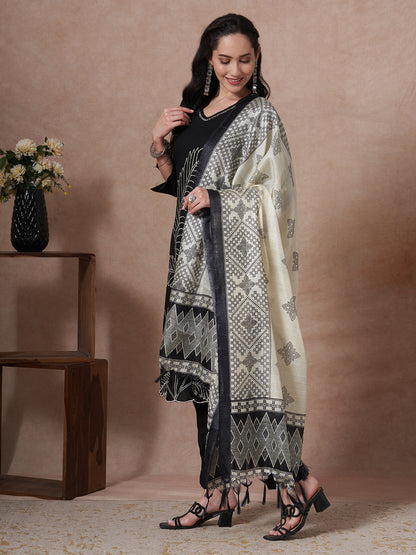 Solid Abstract Embroidered Straight Fit Kurta with Pant and Printed Dupatta - Black