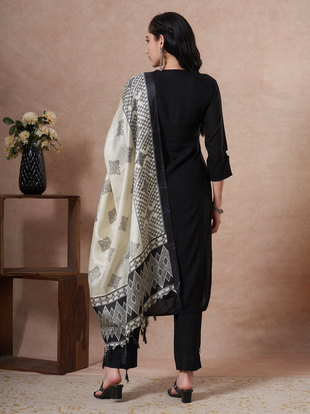 Solid Abstract Embroidered Straight Fit Kurta with Pant and Printed Dupatta - Black