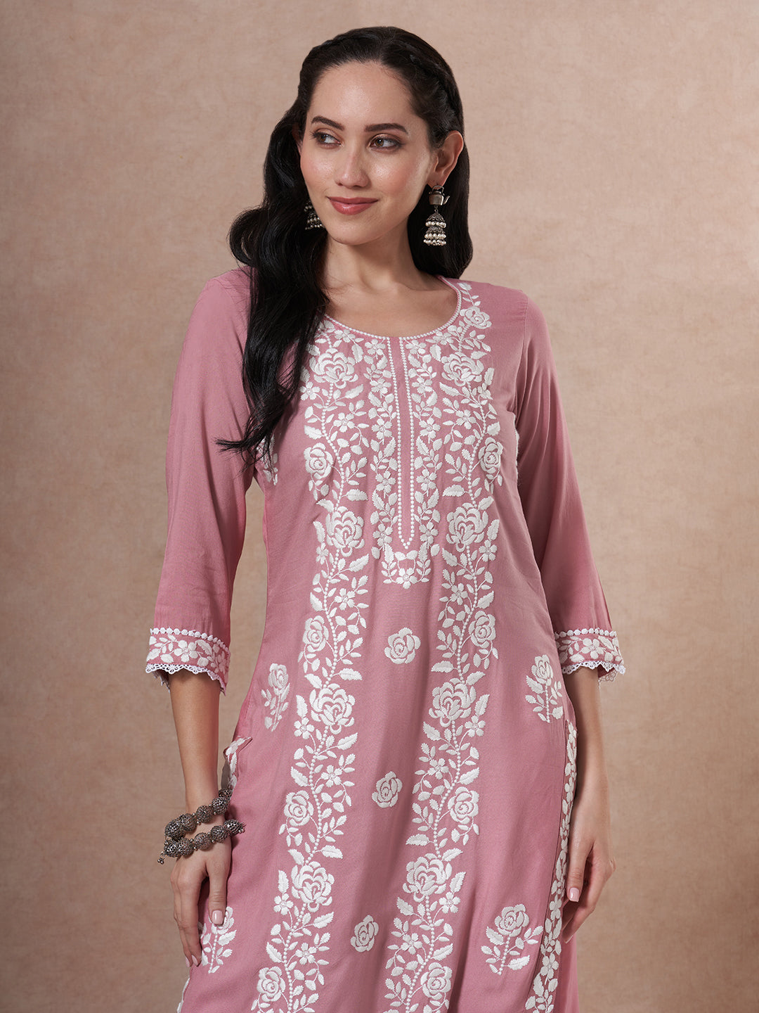Solid Floral Chikankari Embroidered Straight Fit Kurta - Pink