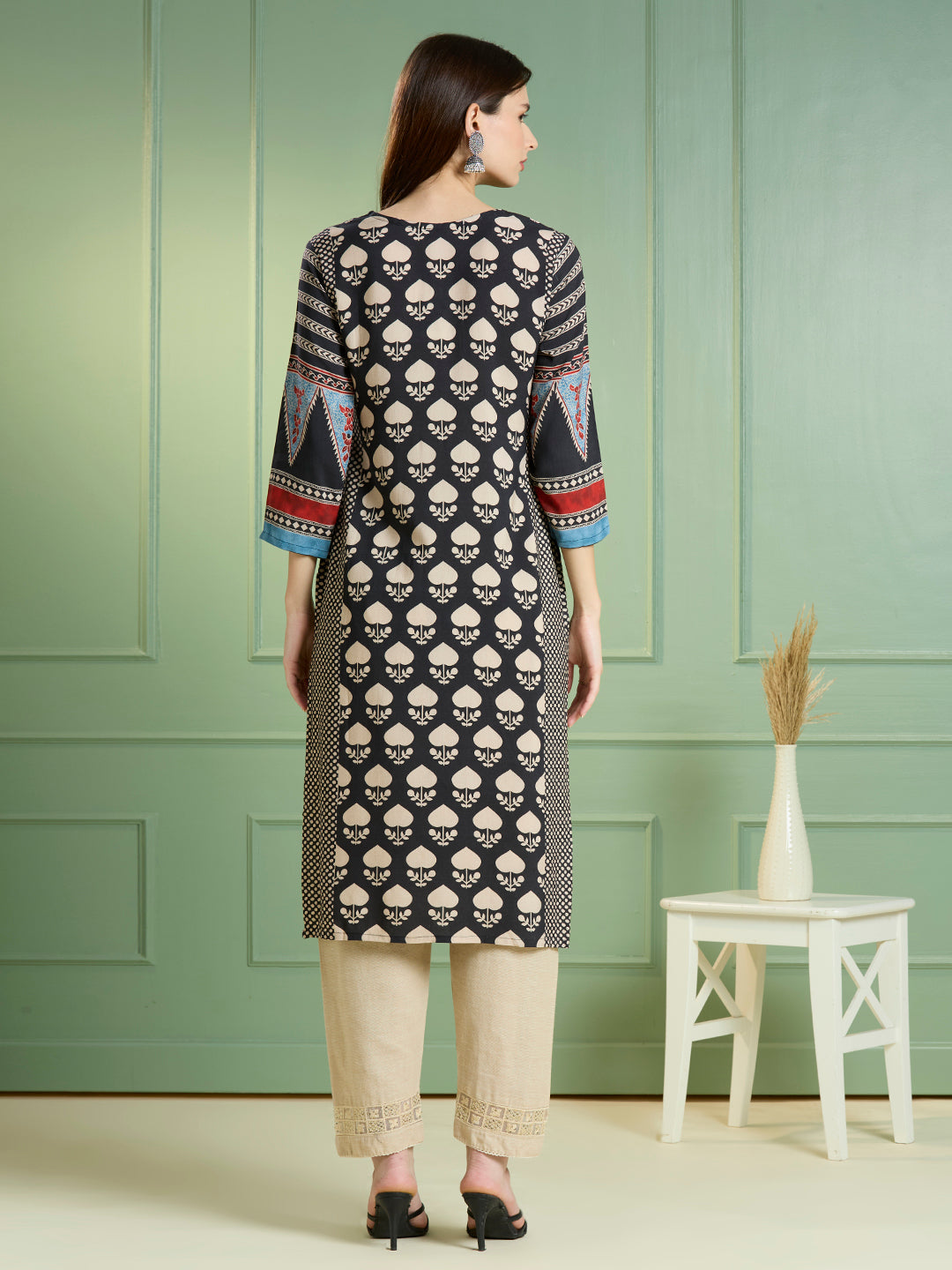 Ethnic Printed Straight Fit Kurta - Black