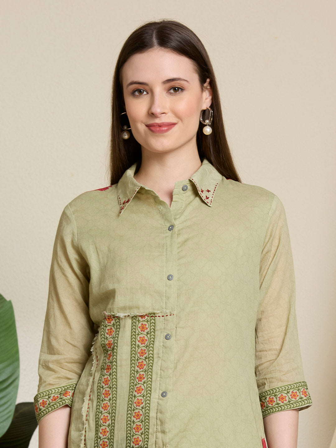 Solid Ethnic Thread & Patchwork Straight Fit Kurta with Pant - Light Green