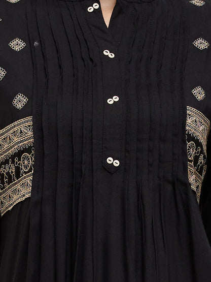 Solid Floral Threadwork Embroidered A-Line Kurta with Pant - Black