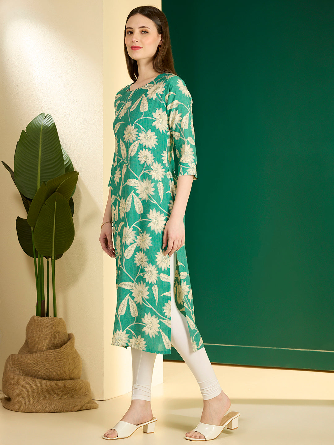 Ethnic & Floral Printed Straight Fit Kurta - Green