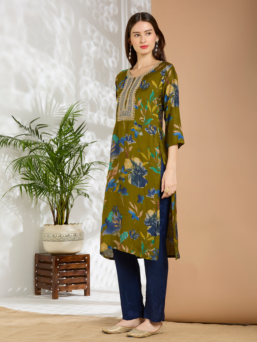 Ethnic Floral Printed & Embroidered Straight Fit Kurta - Green