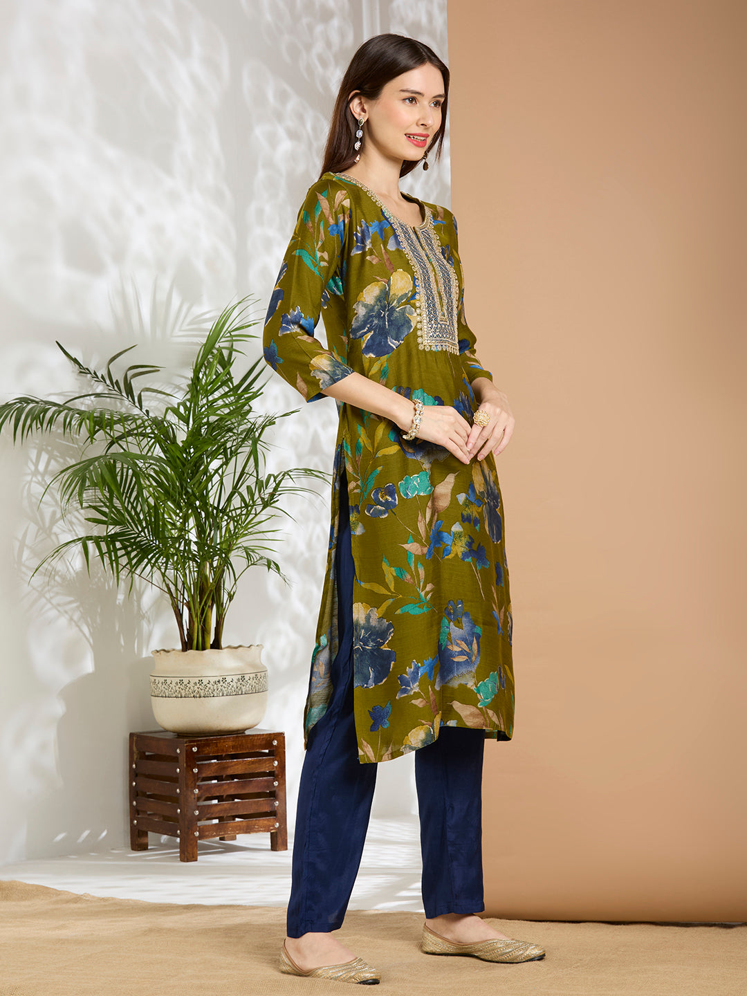 Ethnic Floral Printed & Embroidered Straight Fit Kurta - Green