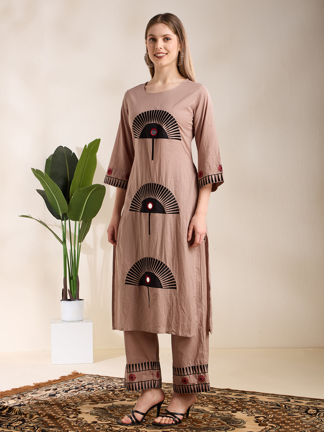 Solid Geometric Embroidered Straight Fit Kurta with Palazzo - Light Grey