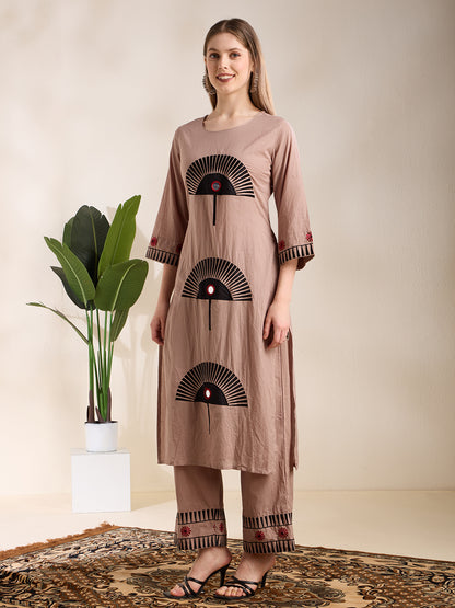 Solid Geometric Embroidered Straight Fit Kurta with Palazzo - Light Grey