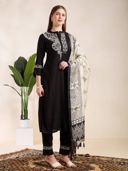 Solid Ethnic Embodied Straight Kurta with Pant & Dupatta - Black