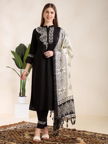 Solid Ethnic Embodied Straight Kurta with Pant & Dupatta - Black