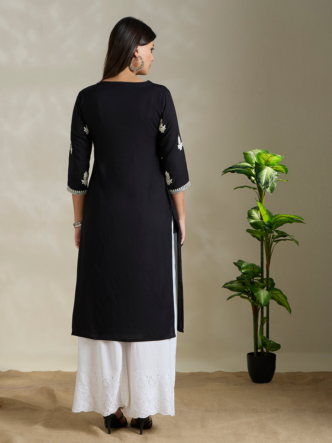 Solid Floral Chikankari Embroidered Straight Fit Kurta - Black