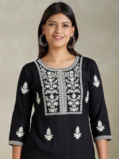 Solid Floral Chikankari Embroidered Straight Fit Kurta - Black