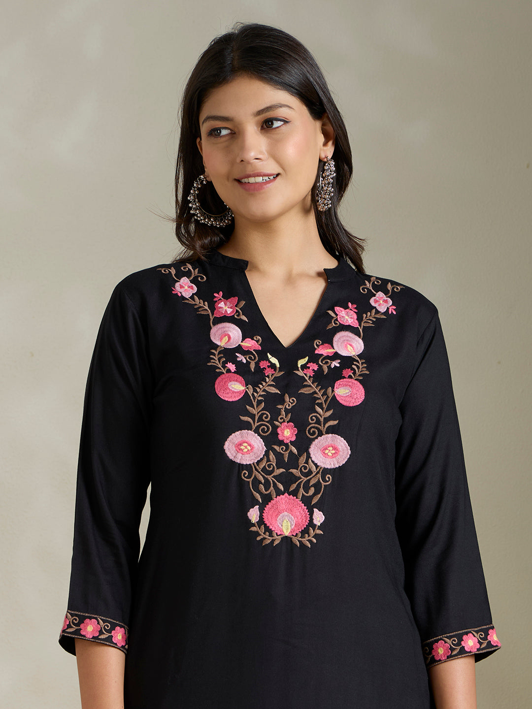 Solid Floral Embroidered Straight Fit Kurta - Black