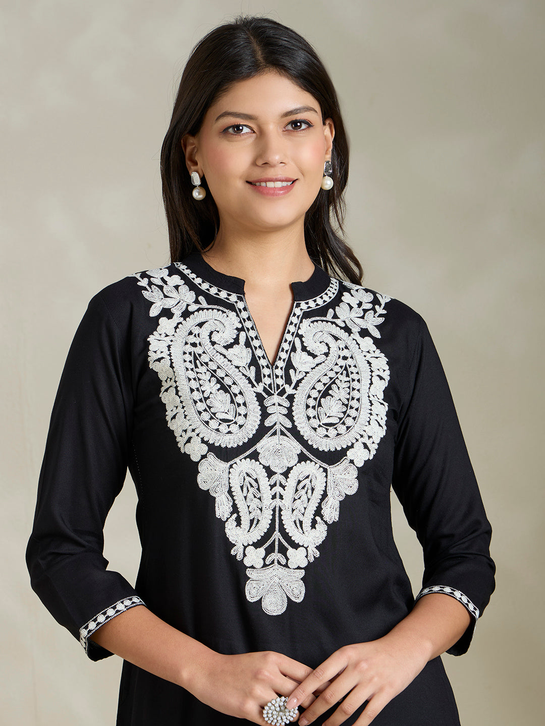 Solid Ethnic Paisley Embroidered Straight Fit Kurta - Black