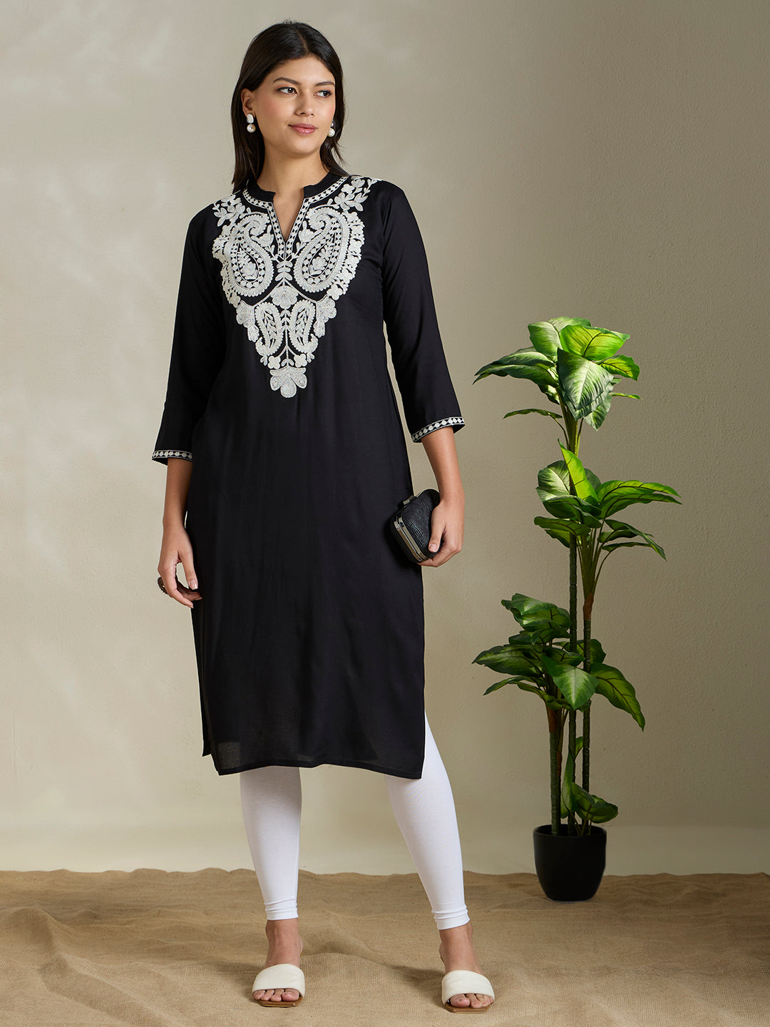 Solid Ethnic Paisley Embroidered Straight Fit Kurta - Black