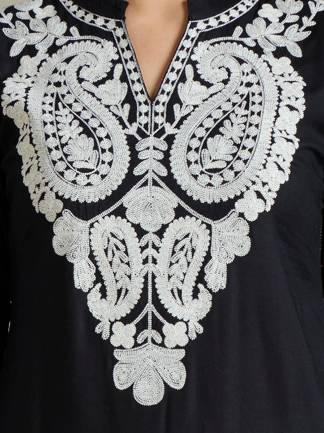 Solid Ethnic Paisley Embroidered Straight Fit Kurta - Black