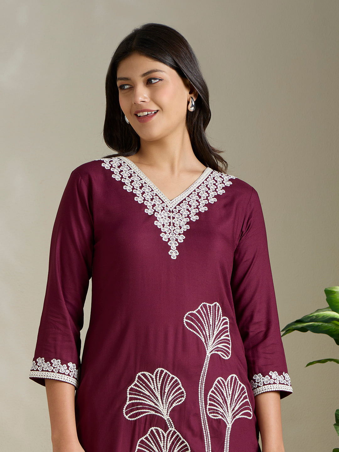 Solid Abstract Floral Embroidered Straight Fit Kurta - Burgundy