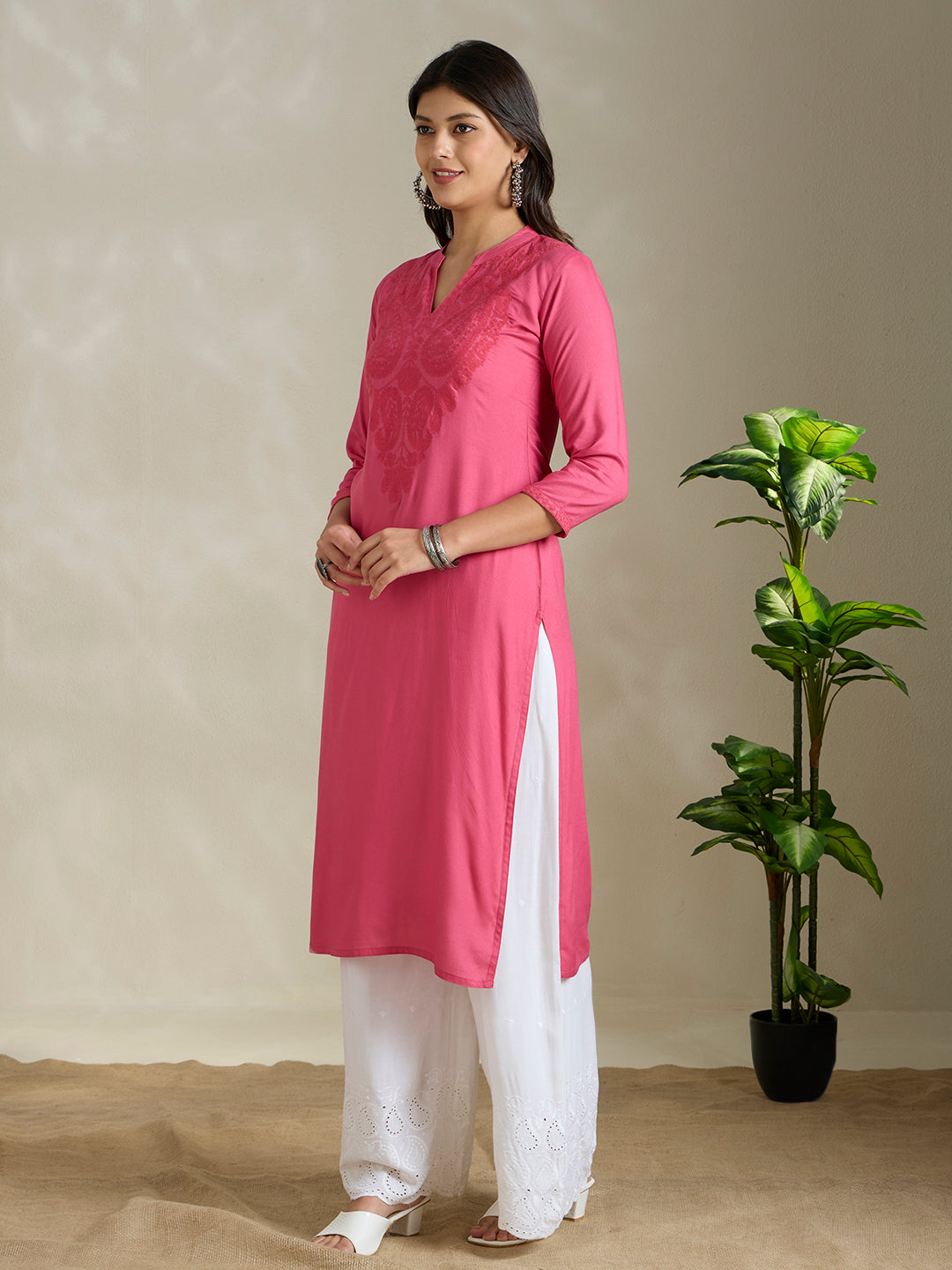 Solid Ethnic Paisley Embroidered Straight Fit Kurta - Pink