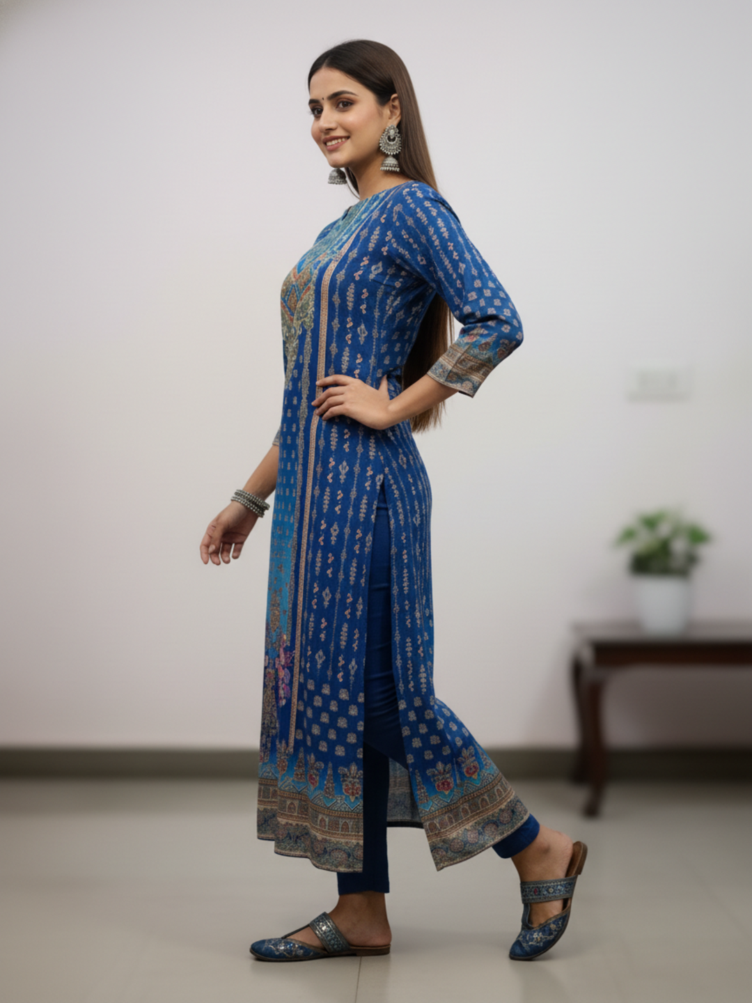 Ethnic Jewelry Print Straight Kurta with Mirror Work - Blue