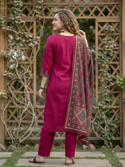 Jharokha Printed Straight Kurta with Pyjama & Dupatta - Magenta