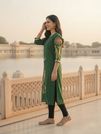 Solid Floral Embroidered Straight Kurta - Green