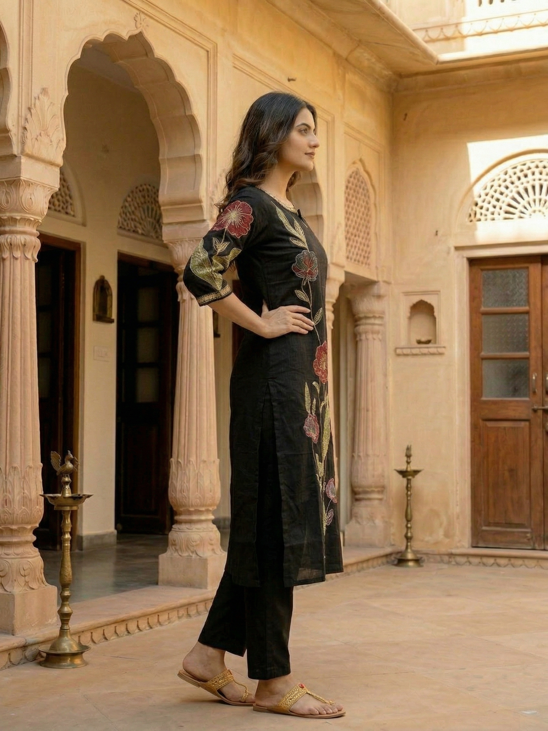 Solid Floral Embroidered Straight Kurta - Black