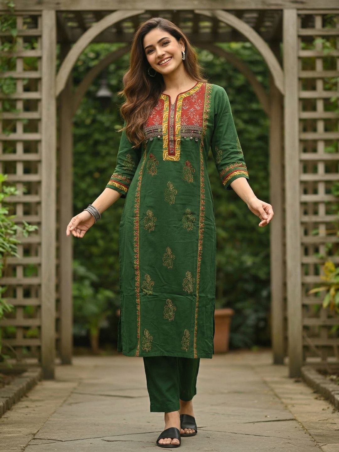 Ethnic Motif Printed Straight Kurta with Pant - Bottle Green