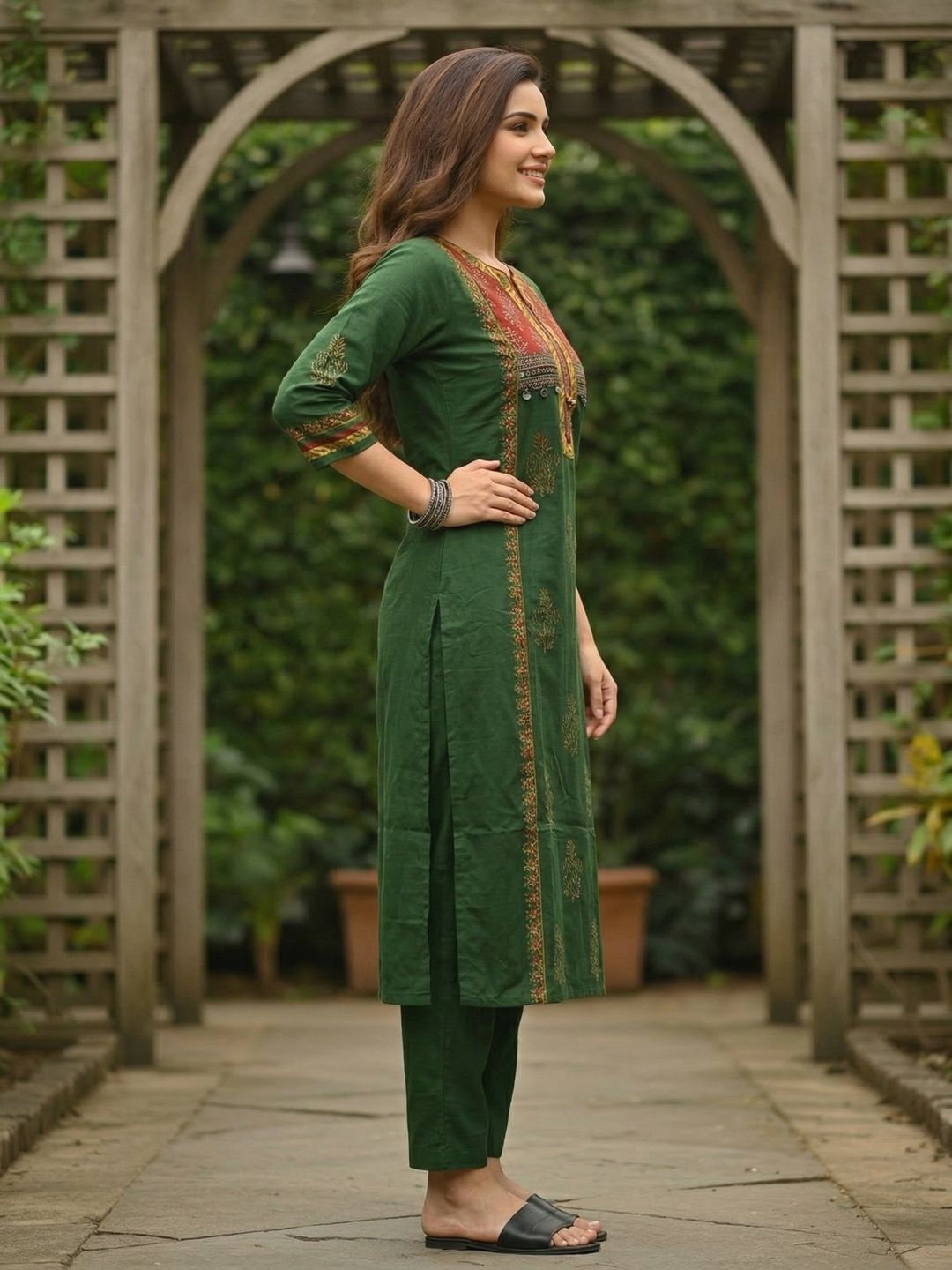 Ethnic Motif Printed Straight Kurta with Pant - Bottle Green