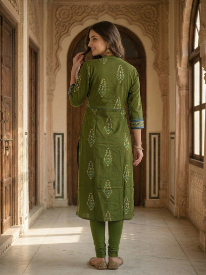 Floral Print Pintuck Yoke Straight Kurta - Olive Green