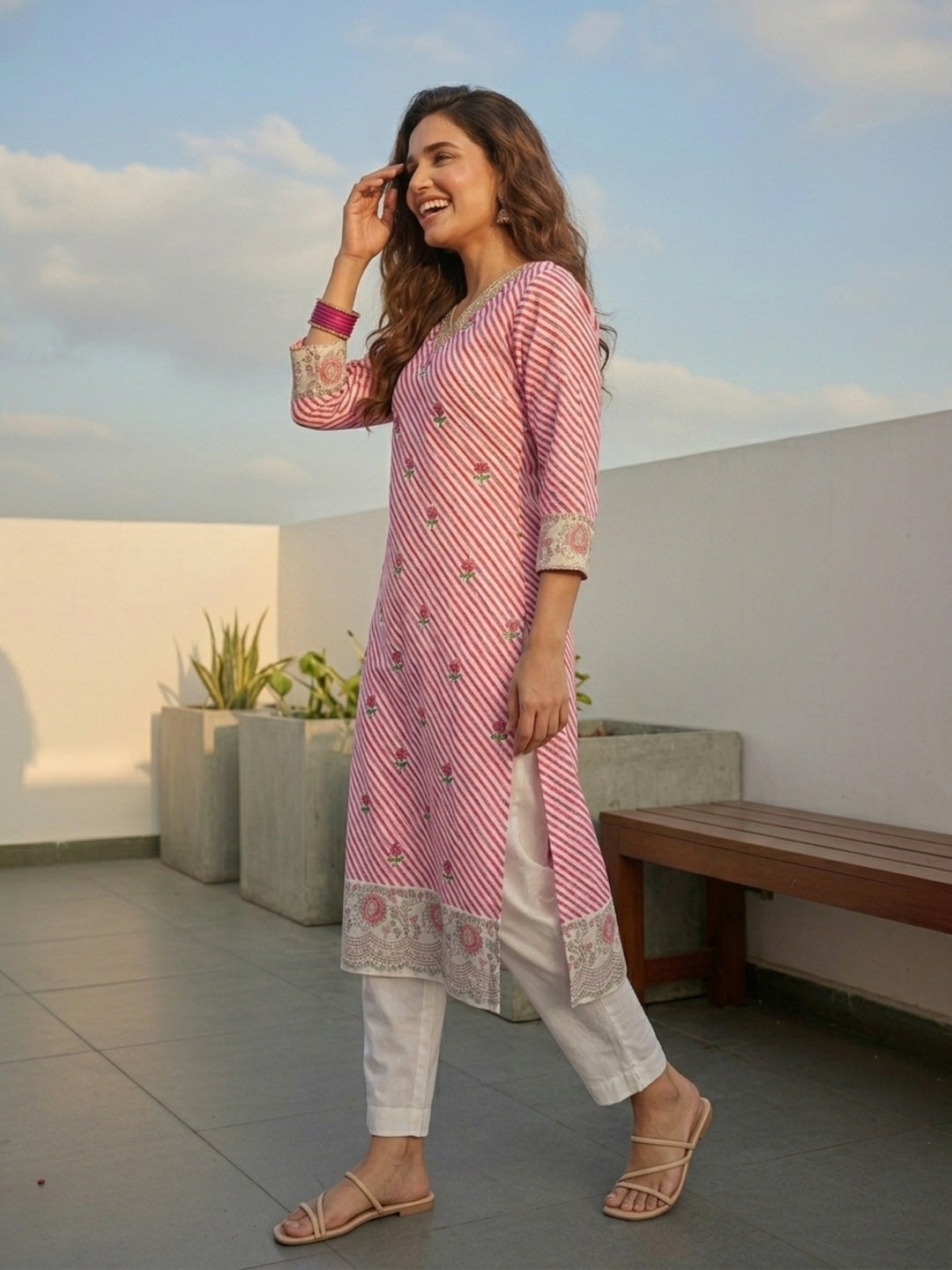 Leheriya Floral Printed Straight Kurta with Pant & Dupatta - Pink