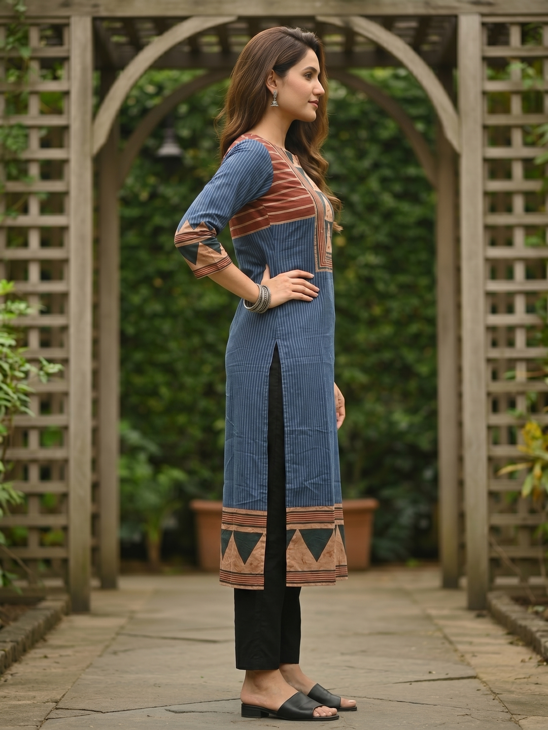 Geometric Printed Mirror Work & Sequin Straight Kurta - Blue