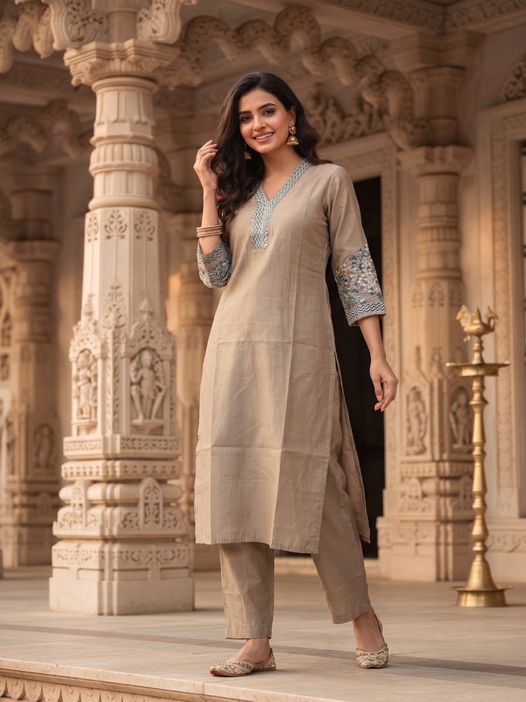 Grey muslin silk embroidered kurta and trouser set, product photo 1