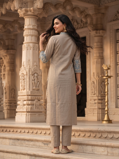 Grey muslin silk embroidered kurta and trouser set, product photo 5