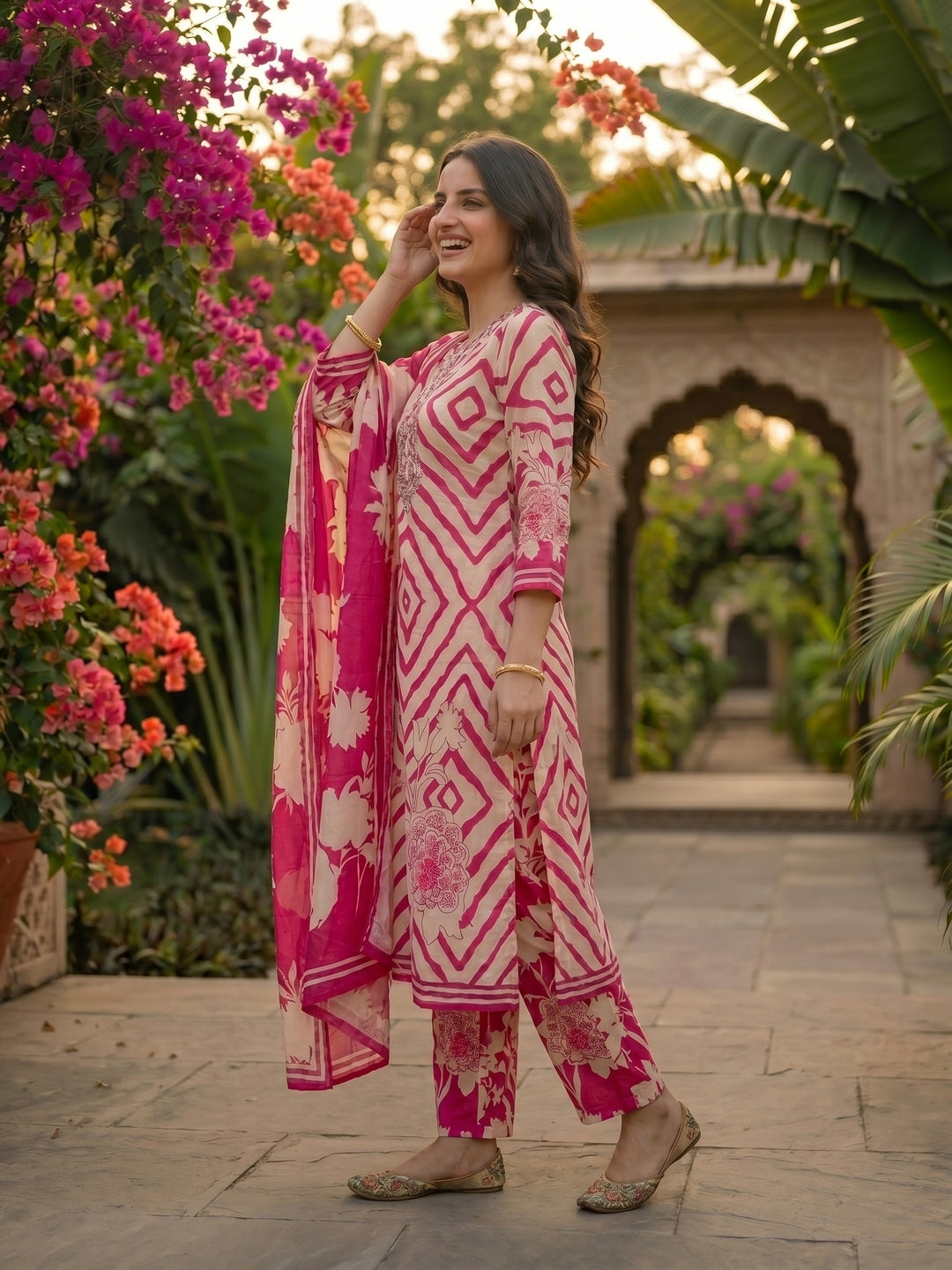 Geometric Abstract Print Mirror Work Straight Kurta with Pant & Dupatta - Pink