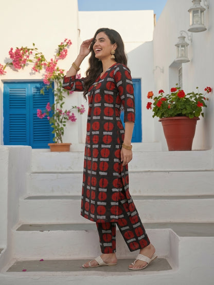 Abstract Printed Pleat & Button Detail Straight Kurta with Pyjama - Black