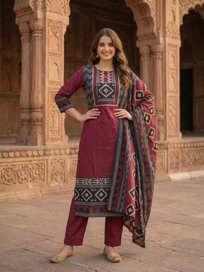 Geometric Printed Straight Kurta with Pant & Dupatta - Mauve