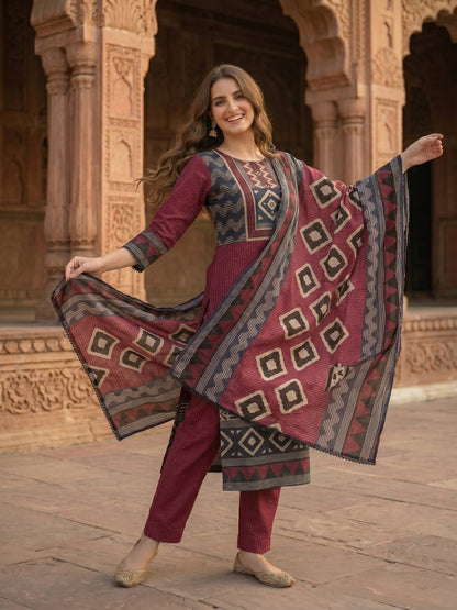Geometric Printed Straight Kurta with Pant & Dupatta - Mauve